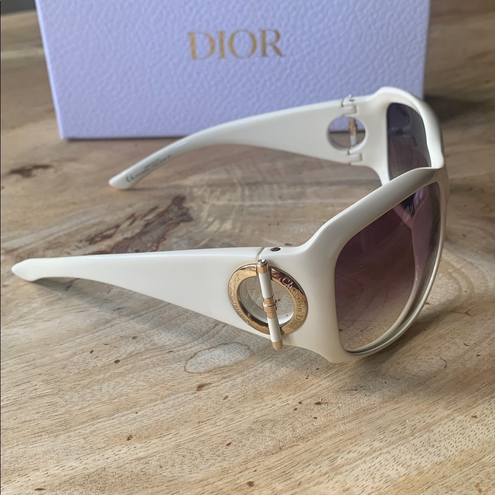 DIOR Cream Sunglasses with Gold Accent - Picture 5 of 13